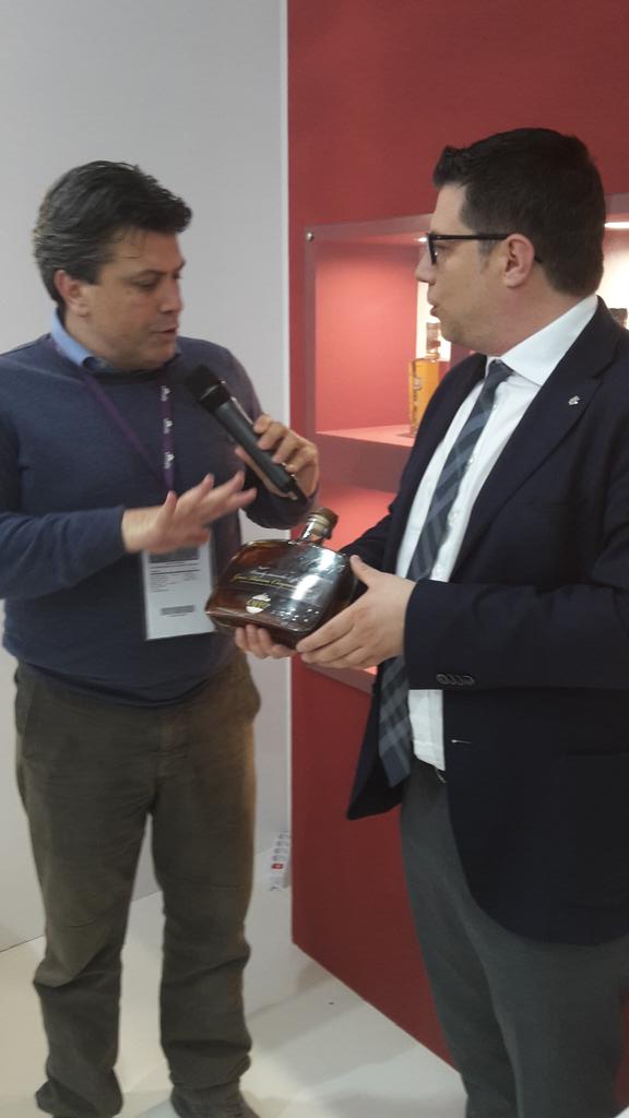 #Vinitaly2015 #Vinitaly #Caffo apre la terza giornata di fiera ma la stanchezza non si sente. Grande entusiasmo!!!