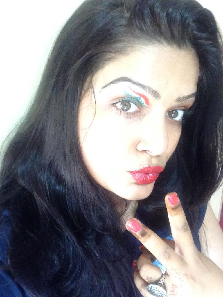 BeingReva tweet picture