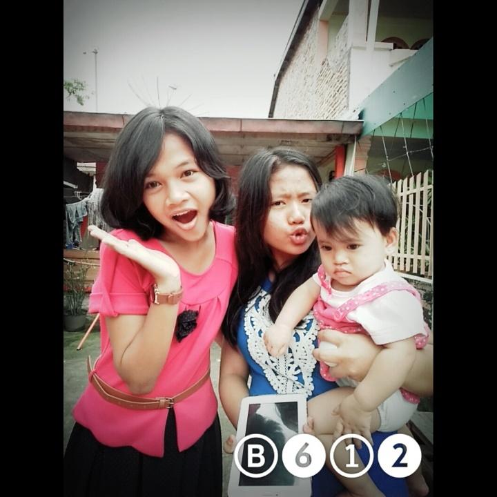 evypasaribu's tweet photo. Melamun tuch sibocah kecil.. 😁 http://t.co/Kd2YCwdq0s