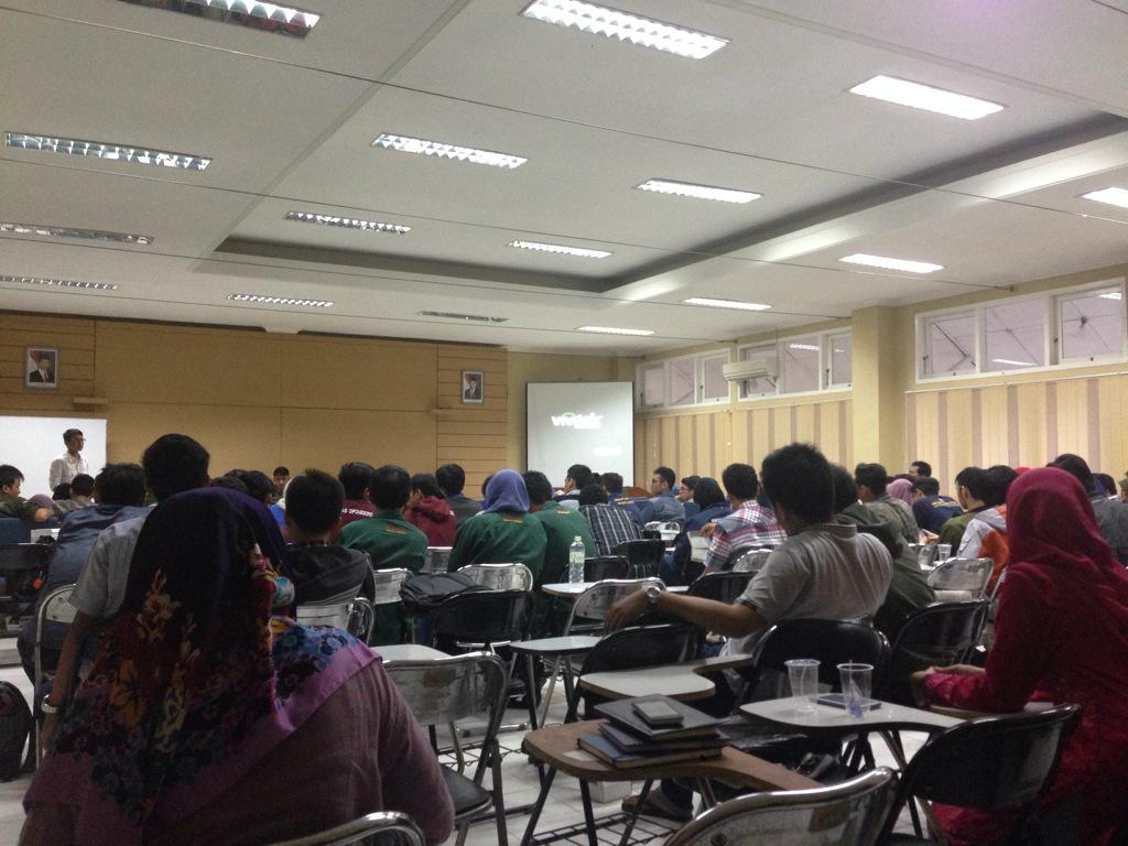 HIMATEKPALUNDIP's tweet photo. Ketua HIMATEKPAL beserta jajarannya sedang menghadiri Forum Lingkar Himpunan dari BEMFT UNDIP http://t.co/BMNV23hhcB
