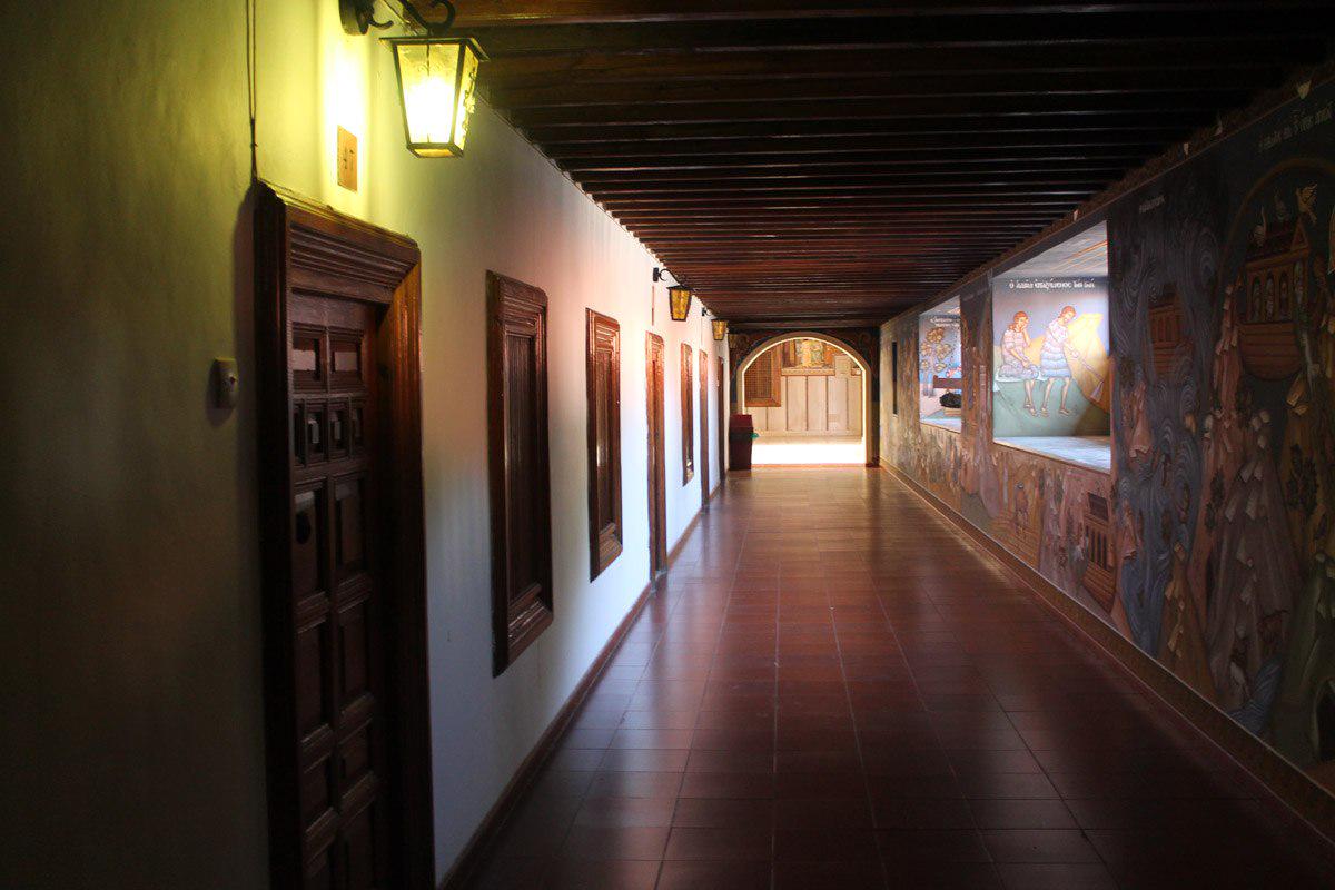 Eigfinity's tweet photo. #EigfinityTeam @seregabudchanyi #Cyprus #seregabudchanyiphoto #Troodos #trrvel #kykkos #monastery http://t.co/w6KIpvydCN