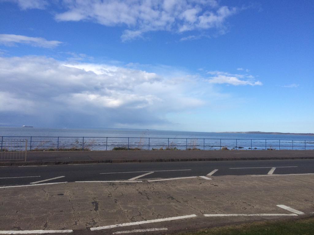 pgallan1975's tweet photo. Lovely view today at @SetonSands #setonsands #firthofforth http://t.co/Xo8daYQ8pi