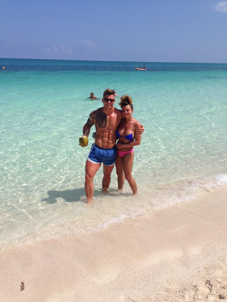 stylzi's tweet photo. #posedown @Justin_Tayler @GillesCrofta @BodyPowerExpo #BodyPro #beachshot #cuba #october14 @Ste_Boyd86 http://t.co/hJlxExMiRe