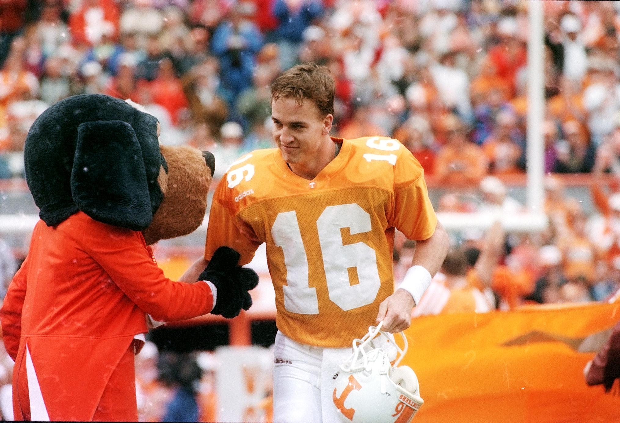 Peyton Manning\s 39 today. Happy Birthday, Peyton! 