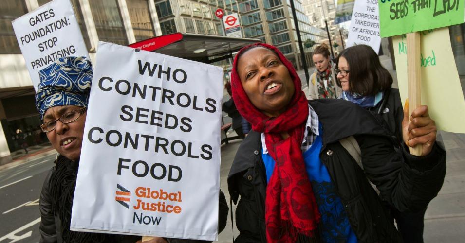 GMWatch's tweet image. Rich Men in London Still Deciding Africa’s Future counterpunch.org/2015/03/24/ric… @BillGates  #freetheseeds