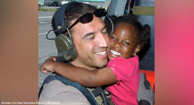 ABC's tweet image. Veteran asking for help to find girl he rescued during Hurricane Katrina: abcn.ws/1y1qxf2 #FindKatrinaGirl