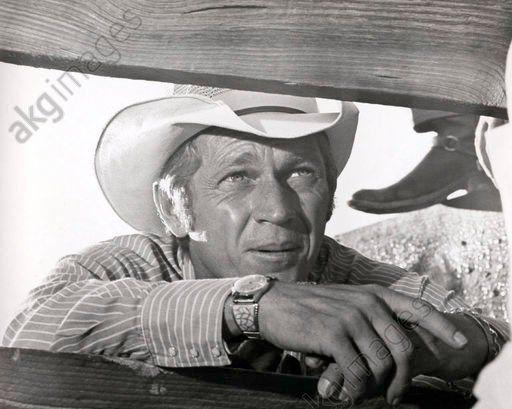 Happy birthday to the king of cool Steve McQueen who would have been 85 today! 