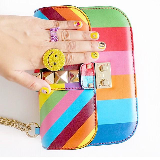 petitebrune80's tweet image. "@MaisonValentino: 😊❤️ image via @dianarikasari #lockbag #1973collection #happy ift.tt/1DTRPvf http://t.co/4lAnSkpnAW"