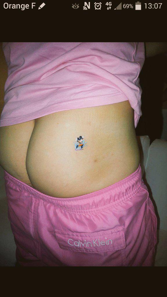 ChristianLacha3's tweet photo. Enfin tatouage terminé 😉😜 lol 😂😂 http://t.co/UtwKO8f2tR