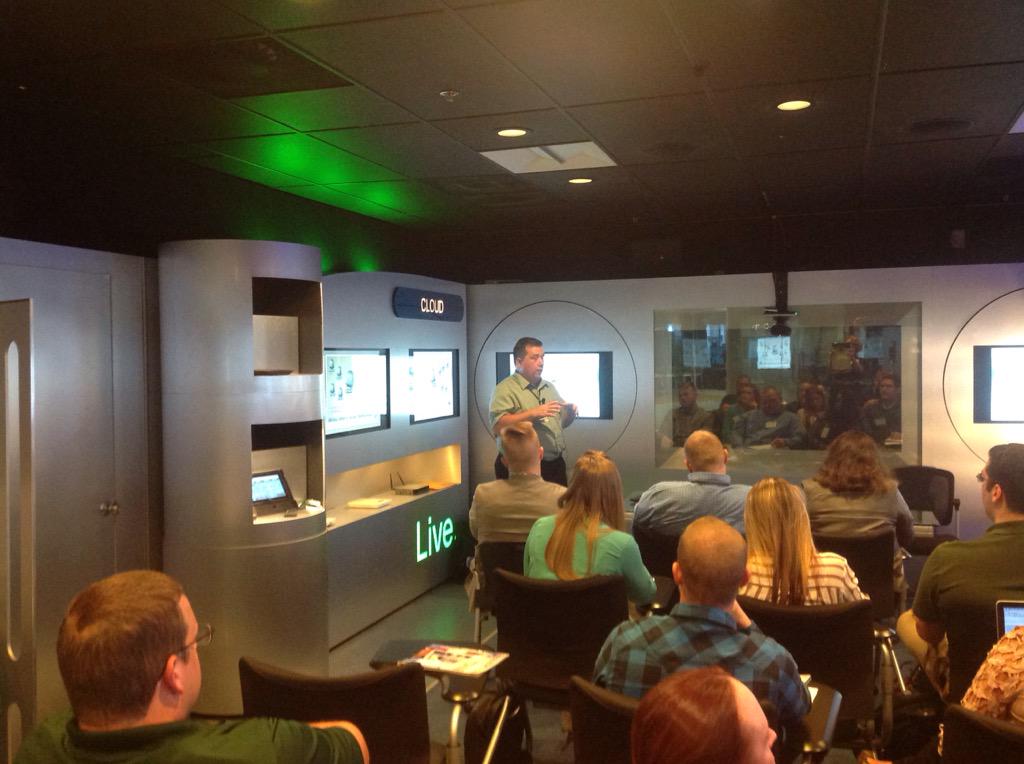 PatGehant's tweet image. Mike Stack #Tech_Data upskills #TBTFExLab -ers on network 101. Creating skilled Talent