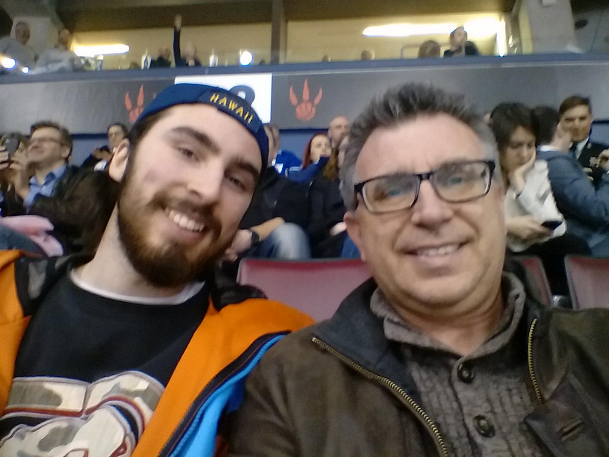 buckwheatzydaco's tweet photo. @KlipschAudioca at the leaf game #klipschtheleafs http://t.co/eQ4tvac3Cn
