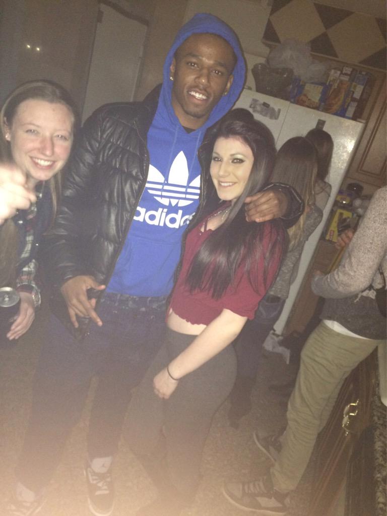 modollas24's tweet photo. Happy birthday again enjoy your day @lauren_mayoo πβ€οΈβ€οΈ #finallypostedit ππ http://t.co/4jEc5wWtXL