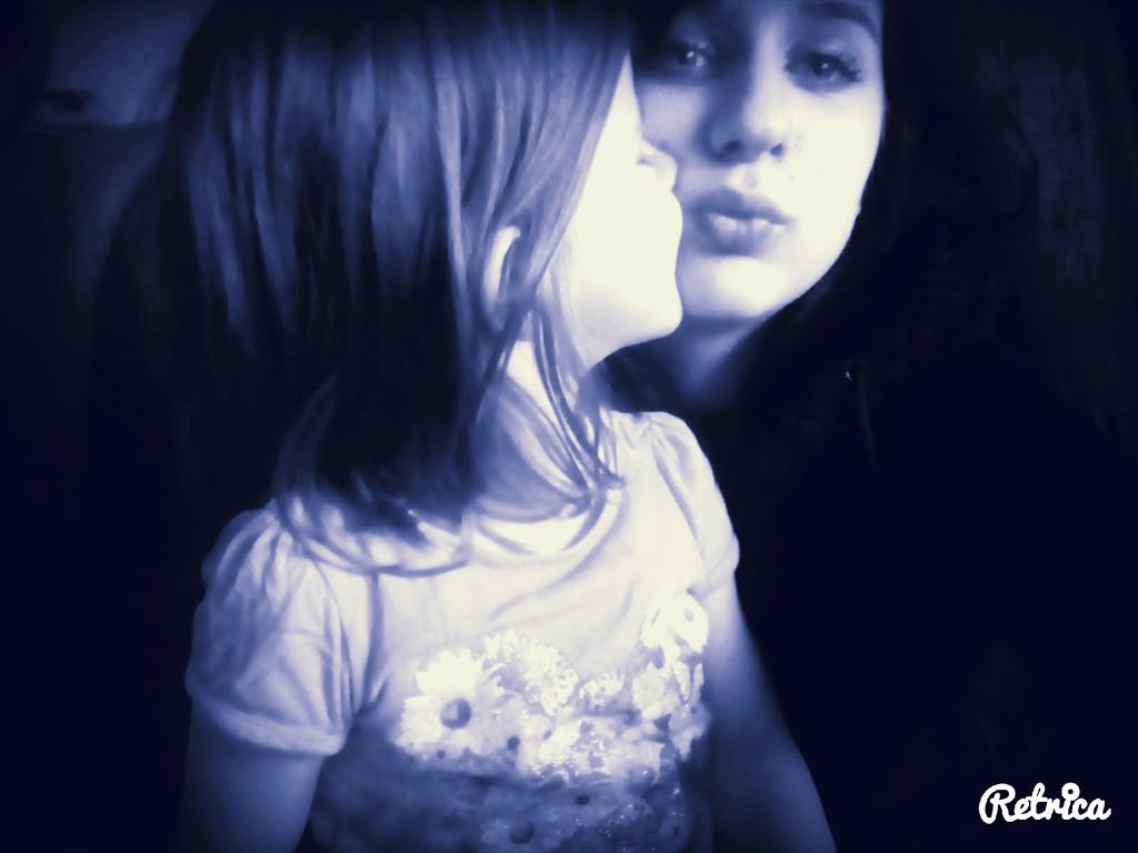 Cik mīļa man tā māsiņa . ;** ;33