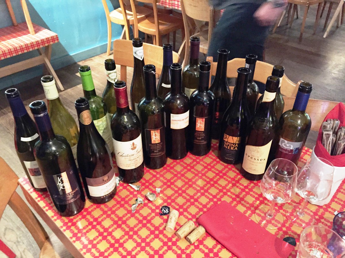boutescooperage's tweet photo. #Tasting dinner with Swiss #winemakers http://t.co/4UyGptseHF