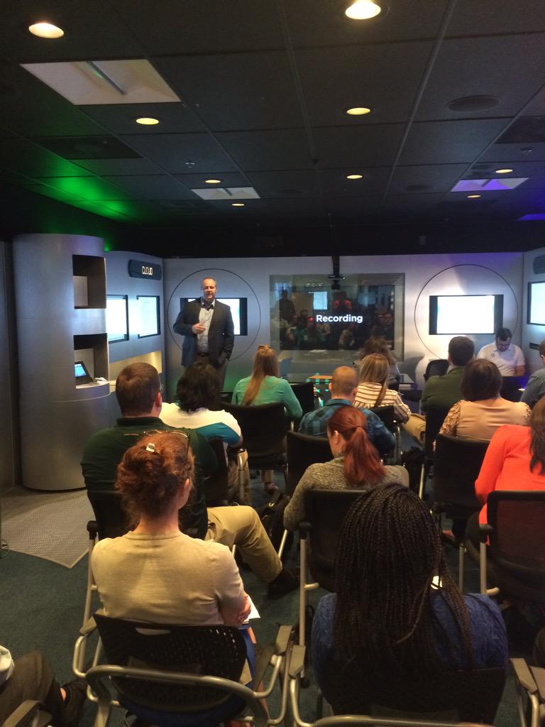 AngieBeltz1's tweet image. #TBTFExLab #spcmedia #Tech_Data Richard Pinder sharing the value of Video Conferencing and UC with students