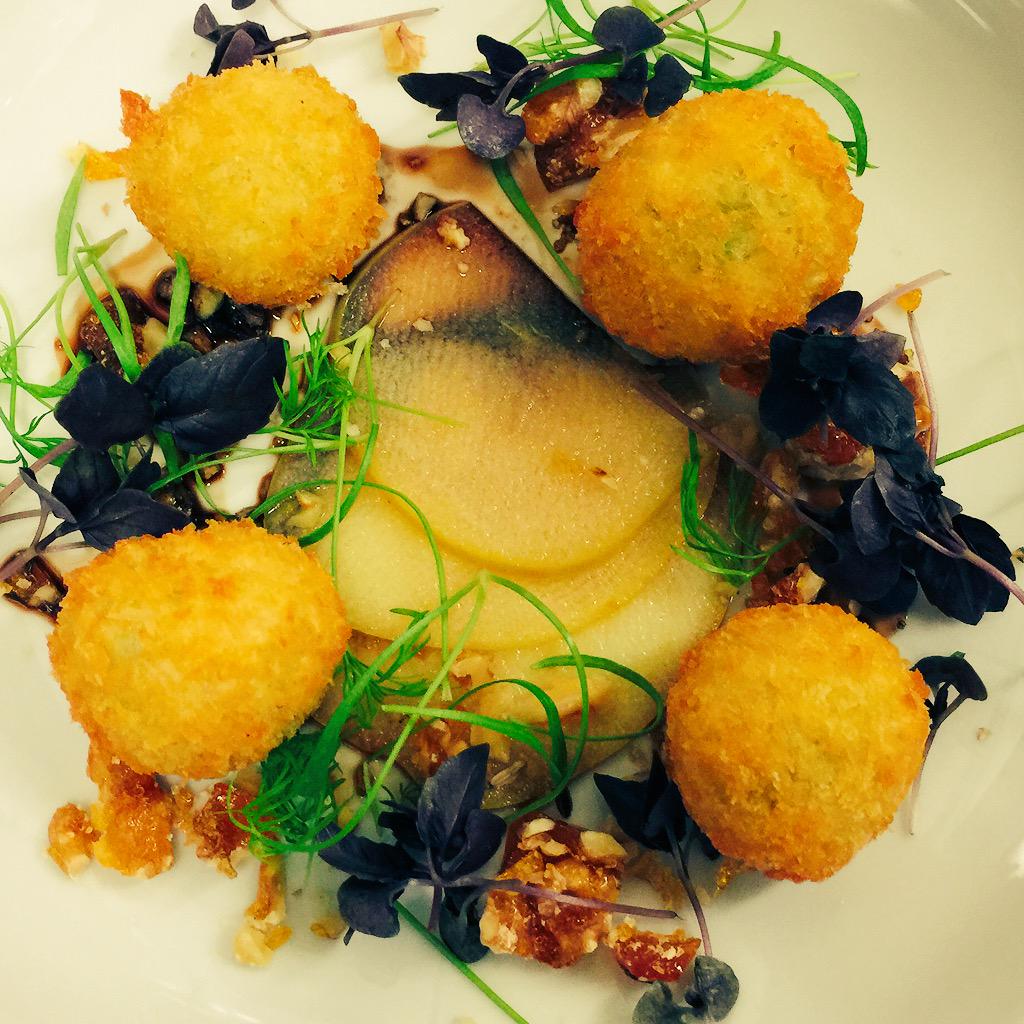 KSKRestaurant's tweet photo. #BroadBean #Croquettes #PickledApple #CandiedWalnuts http://t.co/Xq7cTFxujm