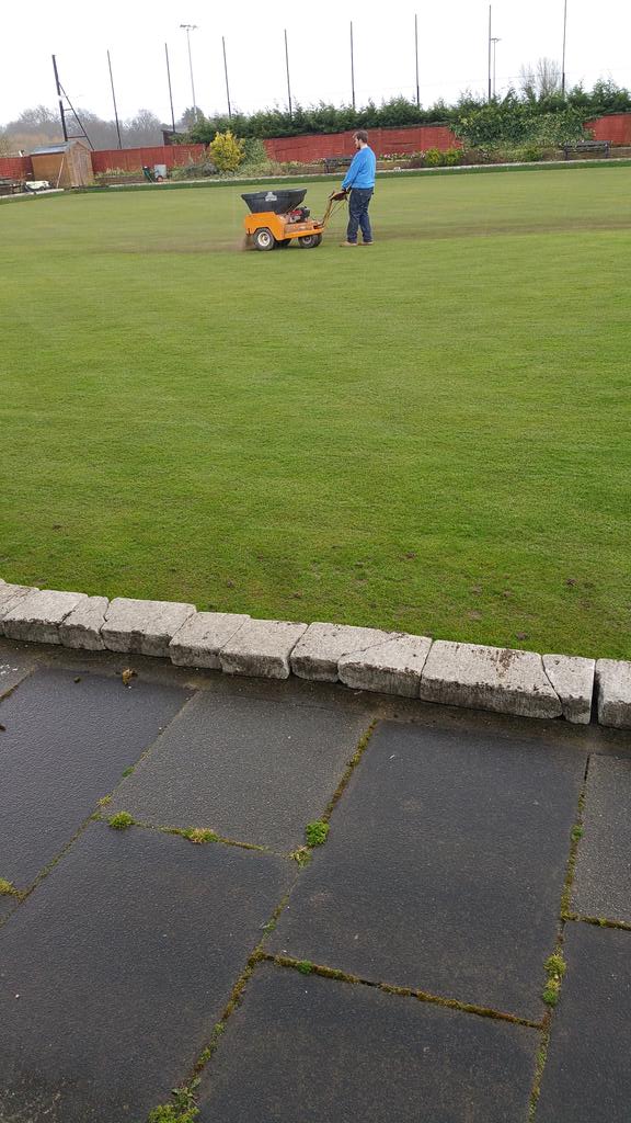 Mark_Ale_James's tweet image. What a lovely day to be topdressing a bowling green #snowpellets #precipitation