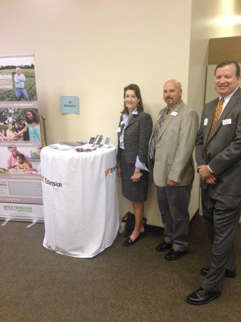 UTExt_DeKalbCo's tweet photo. Ag Day on the Hill. Nashville. Kelly Hunt representing 4-H. @utextension @Tennessee4H #AdvancingTN http://t.co/pFJJDGgjQ6
