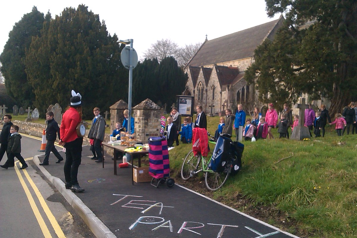 ConnectingWilts's tweet photo. Here's what we got up to @bemertonschool #Salisbury last week with @SustransSW http://t.co/Kq79kwWlz5 http://t.co/QgQUayHFBa