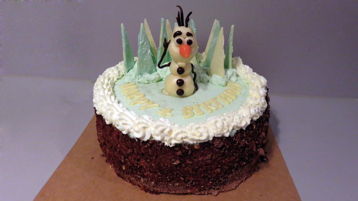 Clairement Chocolat Gateau Fraise Chantilly Deco En Masse Blanche Pate A Choco Blanc Theme Reine Des Neiges Chocolate Olaf Belgium Http T Co Rx4wculceb