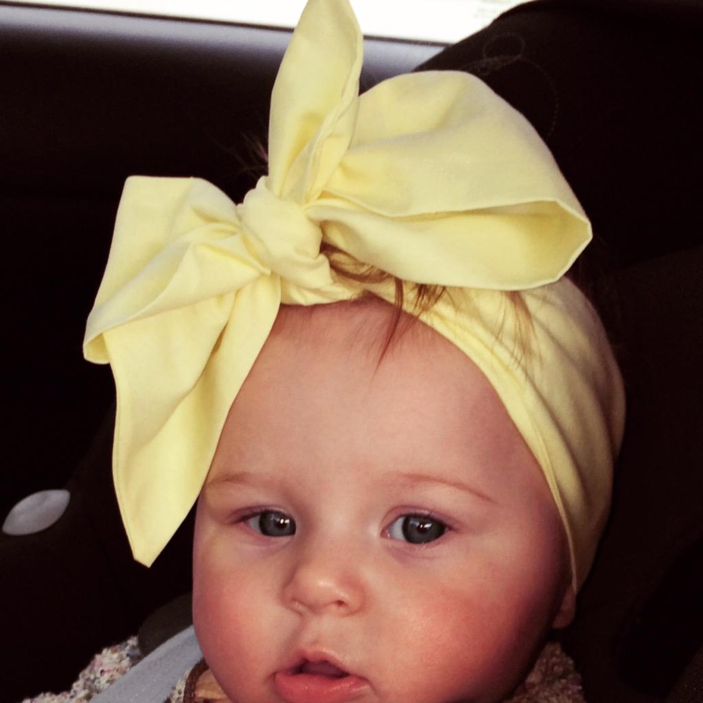 RiverRoseWraps's tweet image. This meringue Headwrap is perfect for Easter. Just £7 and you have yourselves an Easter chick #easter #chick 🐥🐥🐥