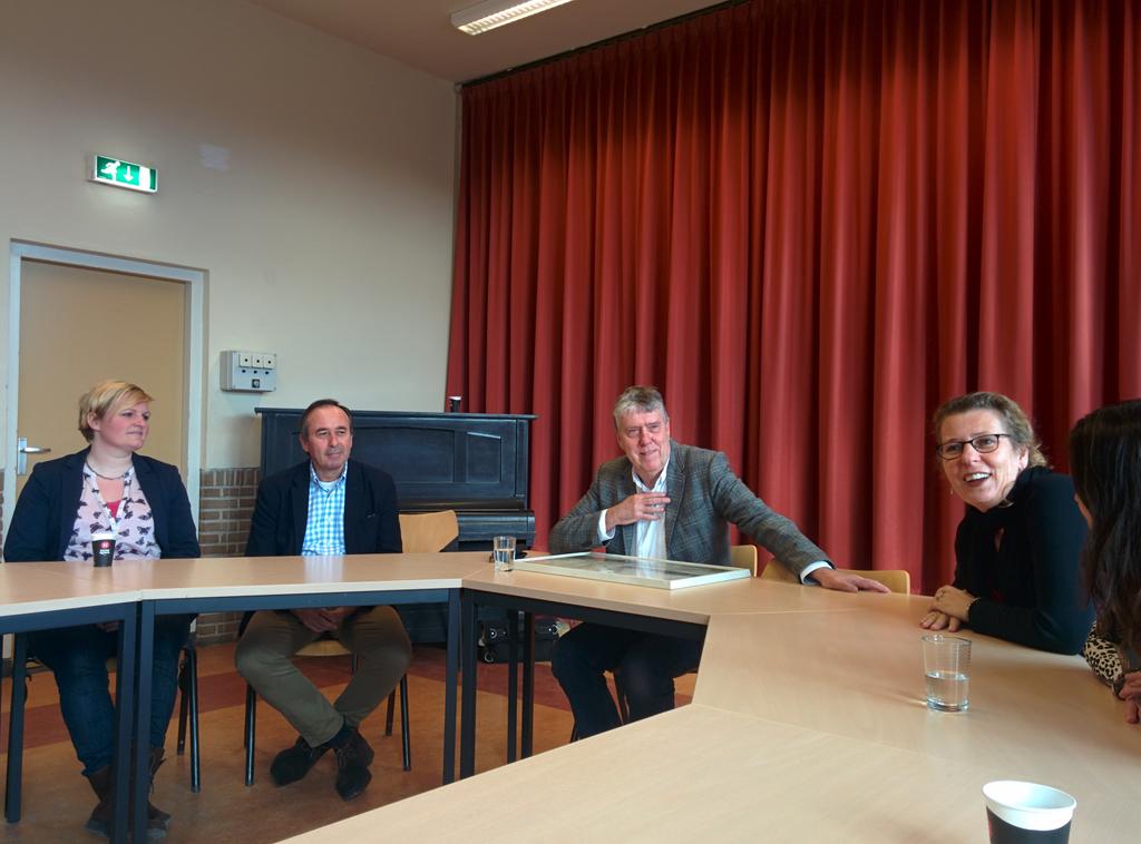 Op werkbezoek met <a href="/RaadHuizen/">Gemeenteraad Huizen</a> bij SBO De Wijngaard. sbodewijngaard.nl We gaan meer leren over #PBS!