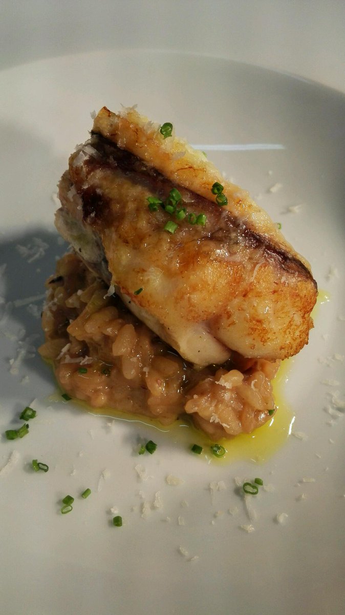 jvildeg's tweet photo. Seguimos trabajando en 1870 presentando los aceites de olivia de Málaga. Risoto de boletus con rape asado. http://t.co/BbcGmSlyaU