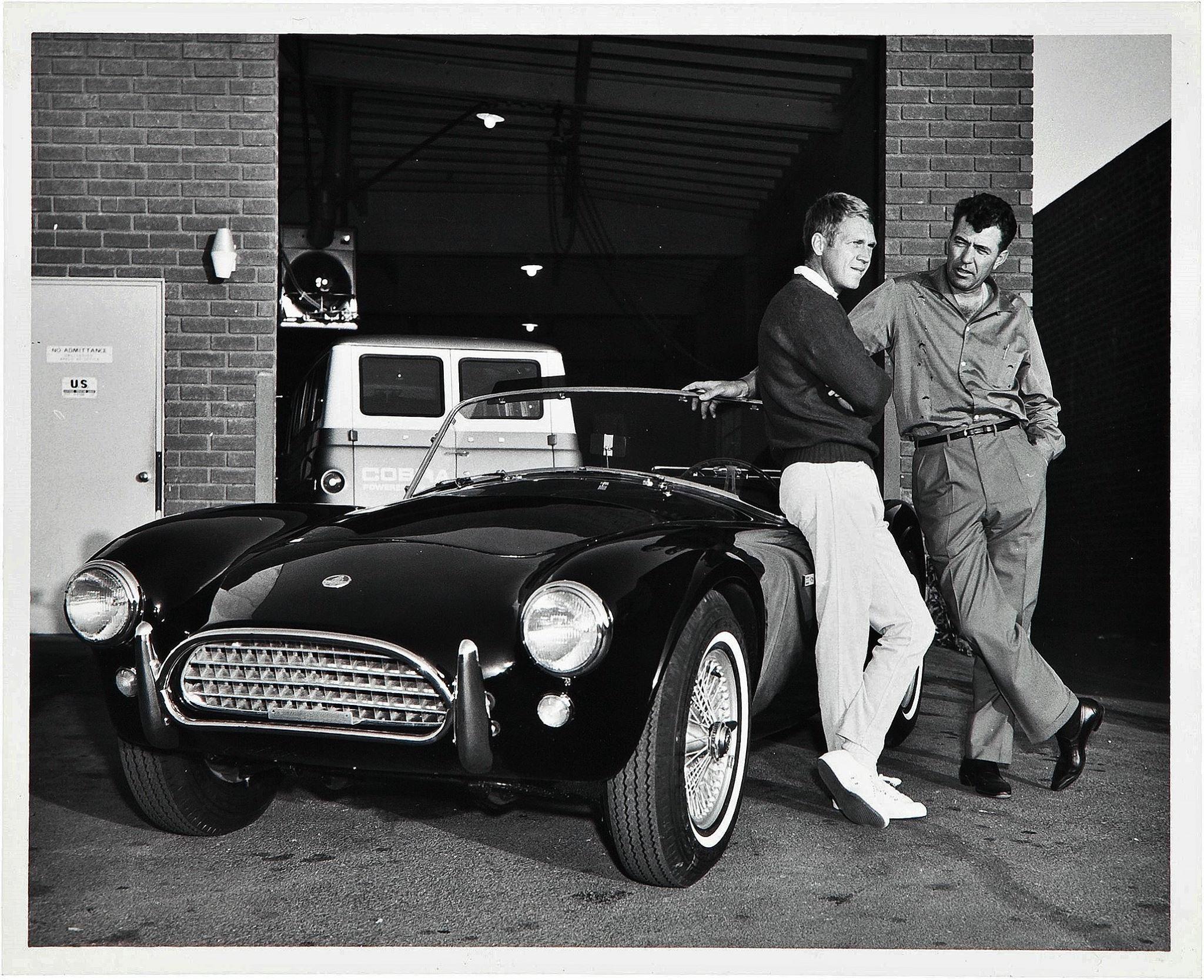 Happy Birthday to the legend Steve McQueen!  He would have been 85 today.  Here s a great photo of him and Carroll! 