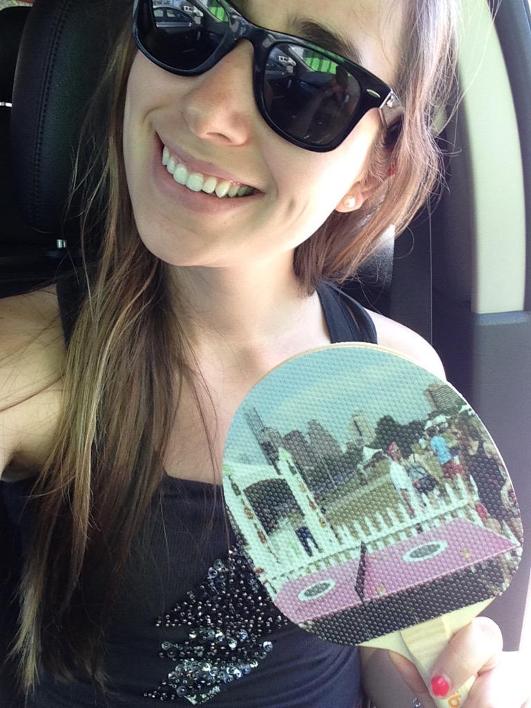 ohmycarolinaa's tweet photo. Finally got my ping pong paddle 🎾
Thank you #uberpong @uberpong &amp; it was nice to meet you guys! http://t.co/JNuaxqaUOF