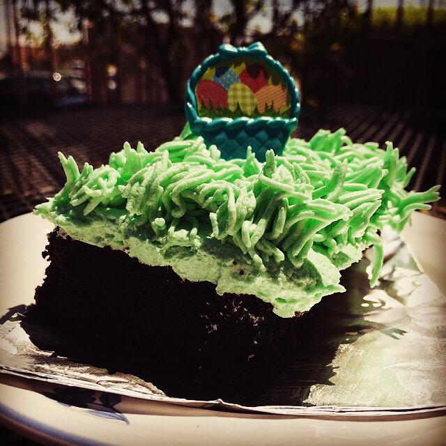 VivaVegeriaSA's tweet image. Spring Is here! #grasscake #vegan #glutenfree #vegan #sanantonio #spring #whatveganseat #vegancake