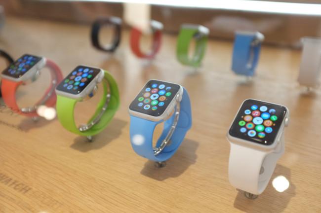 AFBtech's tweet photo. Apple prepara a los empleados de sus Apple Store para que sean buenos vendedores... del App... http://t.co/bw1ckOkWjb http://t.co/zMMywPYsnp