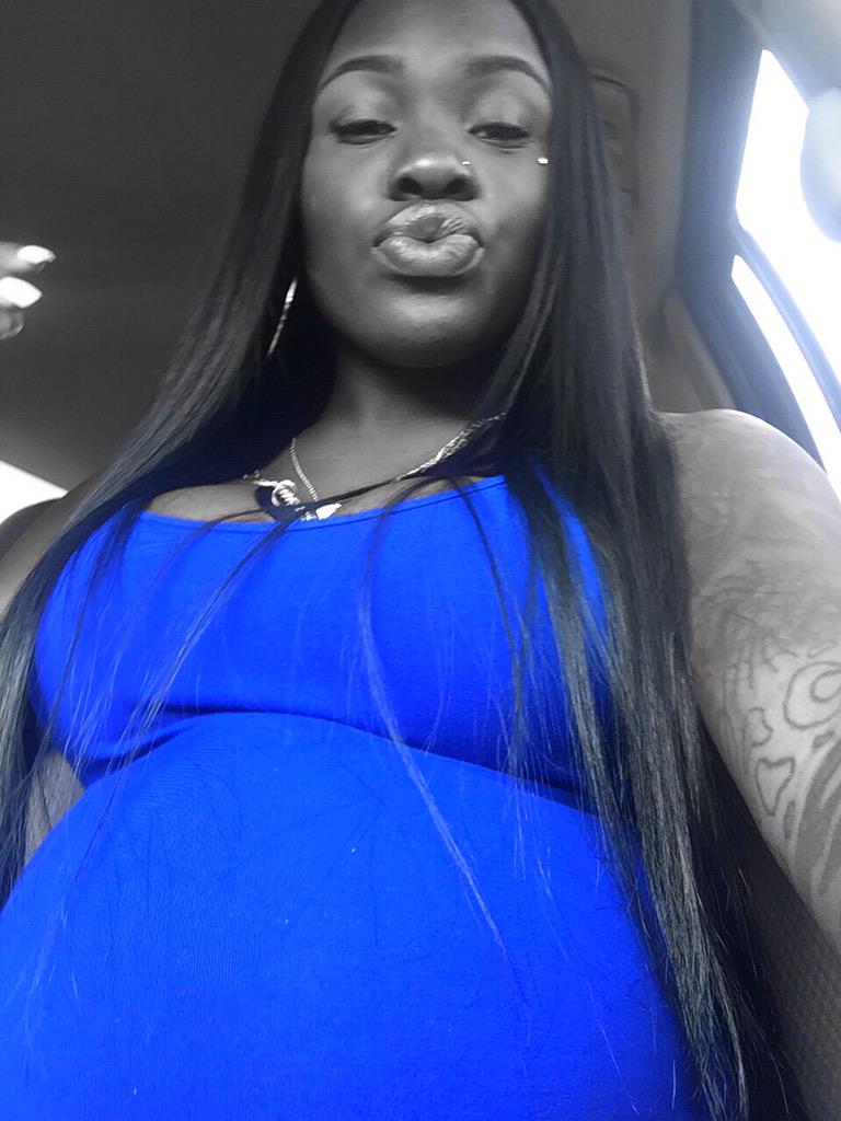 therealcashlee's tweet photo. Taylor's Muva ππΆπ doctor, then a walk π© #BellyOnFleek #8MonthsPregnant #ReadyToGoIn http://t.co/Qfsz3TvsMG
