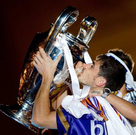 MAGNO_FANS28's tweet photo. Always you are the best player!  @CasillasWorld http://t.co/e8lJwHWEl9
