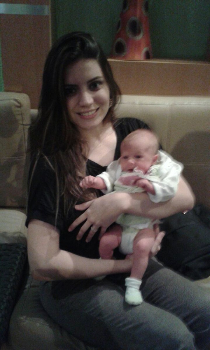 valentinapanoc's tweet photo. Con mi hijita Nicole http://t.co/NCiZNrxE1C
