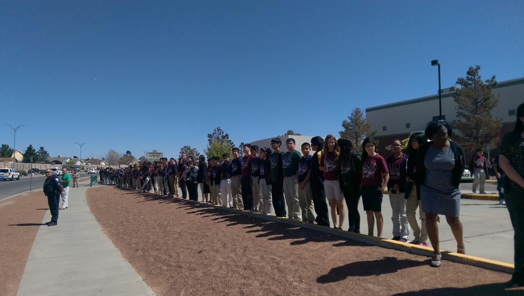 OLeza_CI's tweet photo. "@rkingp12: MMS salutes Officer Arellano for his service http://t.co/2ZIMHnc7a0" Wow, inspiring! #TeamSISD #CommunityHonor #EdFellowship