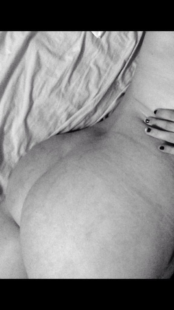 haven't posted in a while 👅👀🍰