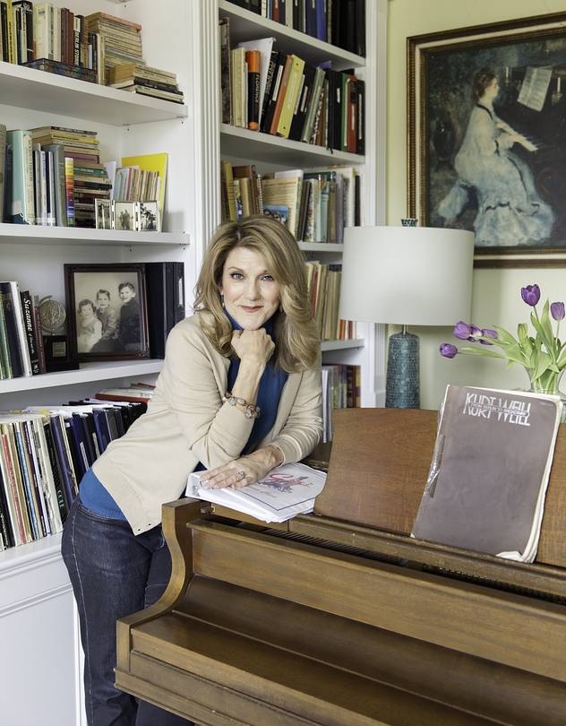 WSJRealEstate's tweet image. Victoria Clark, who played Claire Danes' mother on 'Homeland,' on growing up in Dallas: on.wsj.com/18UYyHN