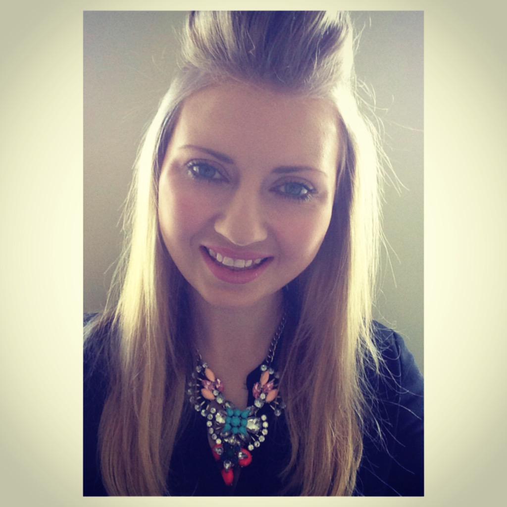 SilkandBoots's tweet photo. Oh heyyyy new necklace from @makeastatementj #fbloggers http://t.co/dC7IDydPV1