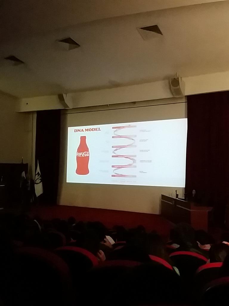 Segunda conferencia #MKTAnáhuac <a href="/karlabarajas/">Karla Barajas</a> 🔴