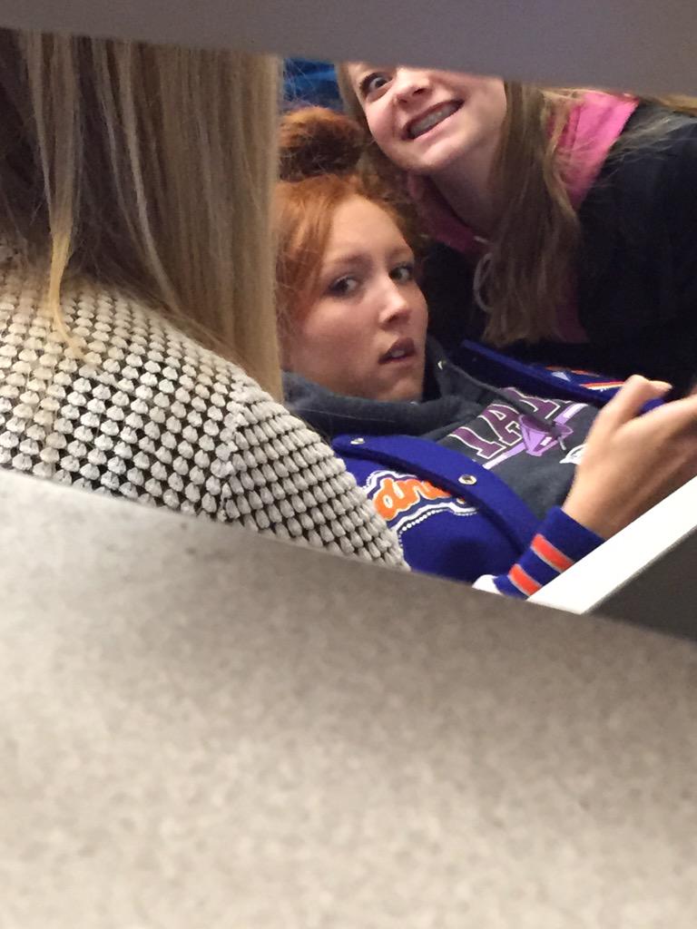 Michaela_Moreno's tweet photo. #creaturewatch @SHinkle07 http://t.co/wsgRblwPRI