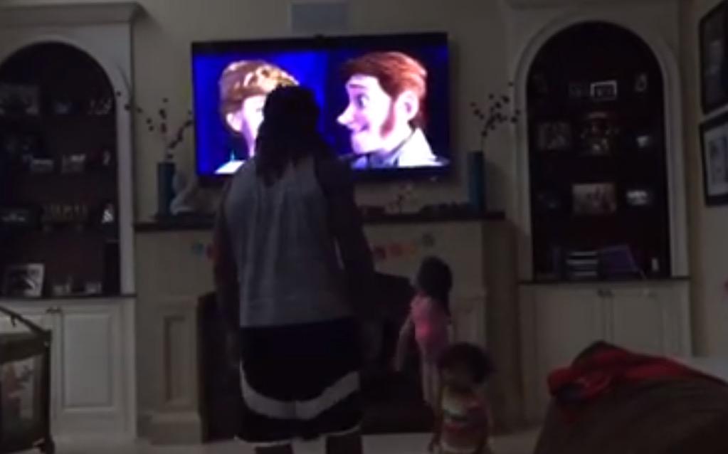 brgridiron's tweet photo. VIDEO: Steelers RB DeAngelo Williams sings along to “Frozen” with his daughter http://t.co/kYXTZKLQaC http://t.co/9AU62rEYKJ