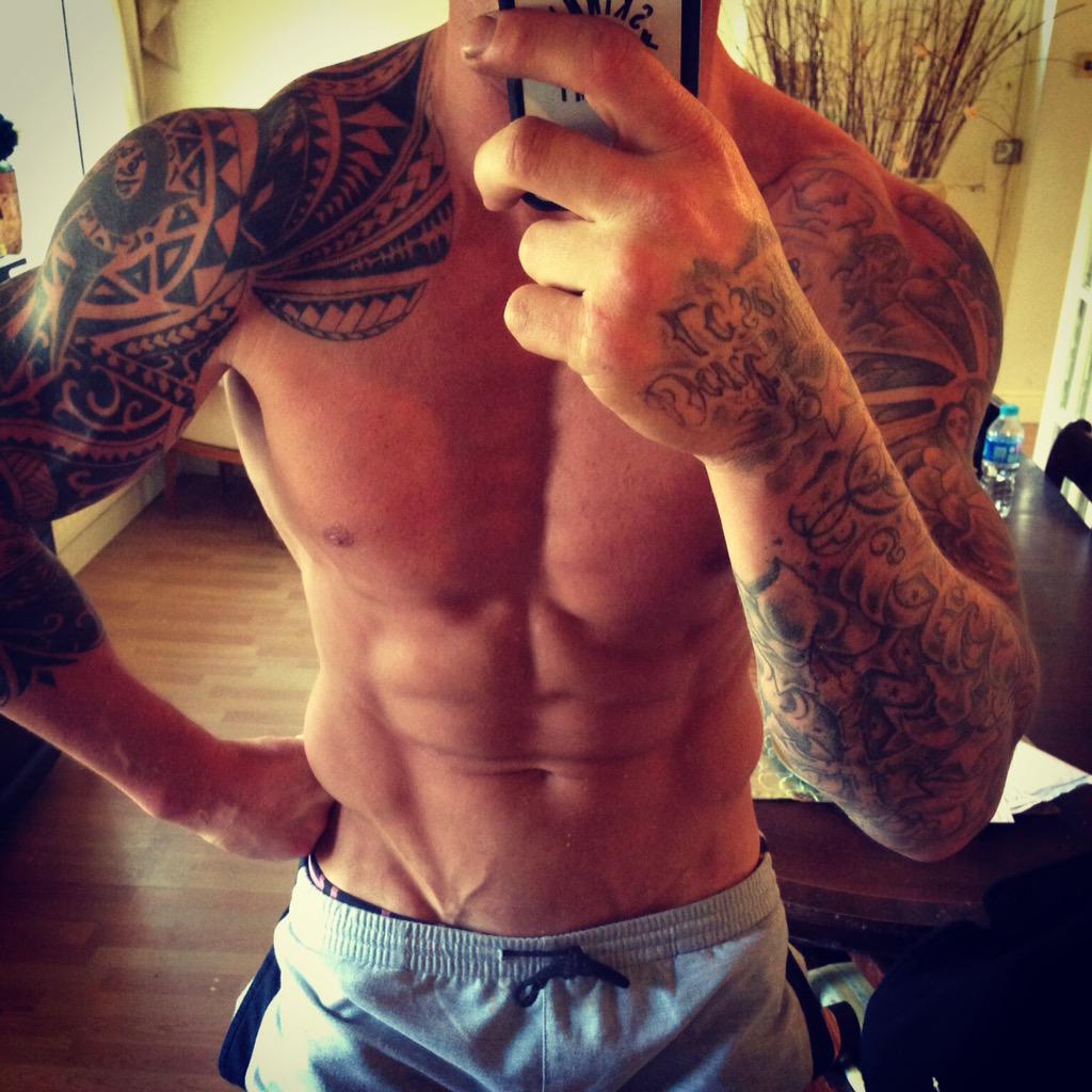 JSutliffFitness's tweet photo. @Body_Profile @wightman_alex #posedown #BodyPro #DystoniaAwareness #Abs #FitnessModel #ModelsOfDiversity http://t.co/aO3QfLxVtW