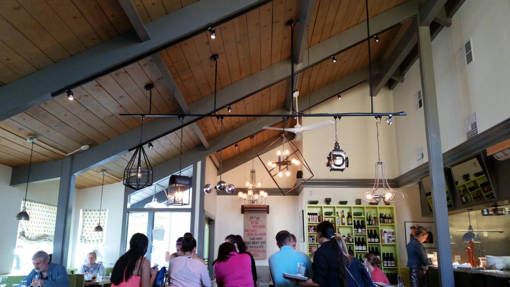 LisaLeeDesign's tweet photo. #FigCafe open! Lights above communal table, butcher paper w/soupdejour & lime green #Whimsical #foodie #sonoma #meow http://t.co/JtiolJxH7L