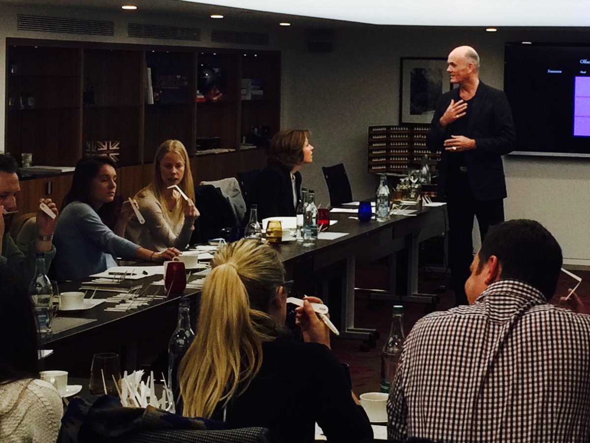 RojaDove's tweet image. Changing the way we talk about fragrance - #AcademyTraining with the @FragranceFDN_UK &amp;amp; Natasha Kaplinsky