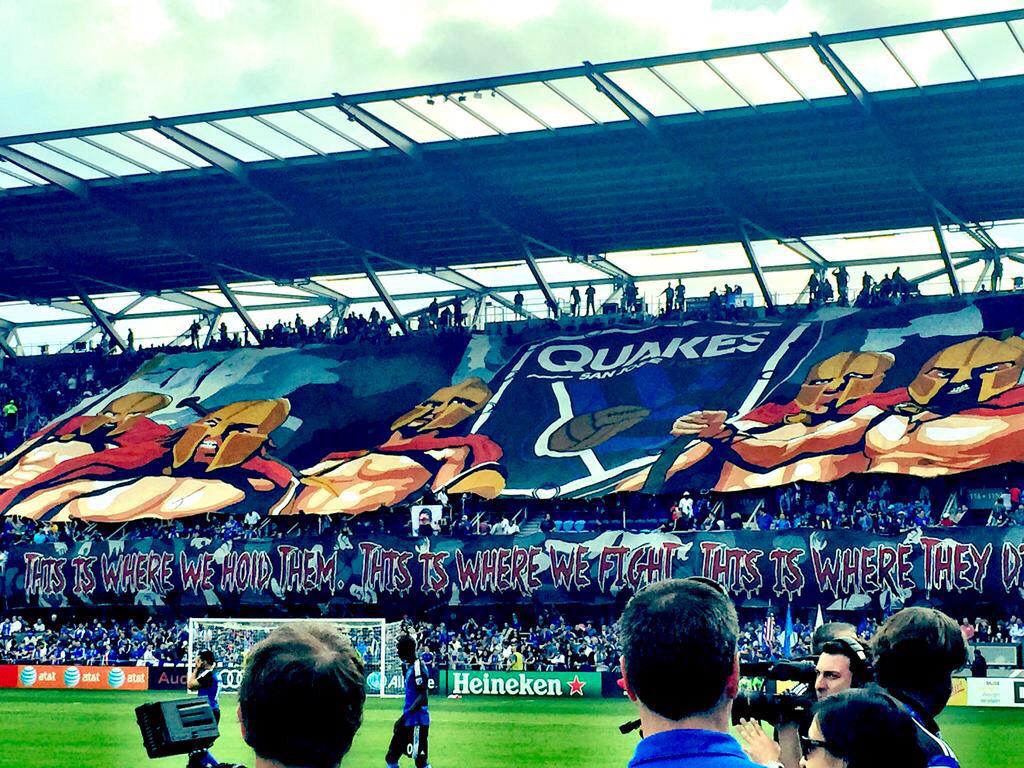 FootballSteack's tweet photo. El tifo de hoy es del San Jose Earthquakes http://t.co/WdCfwnT8RY