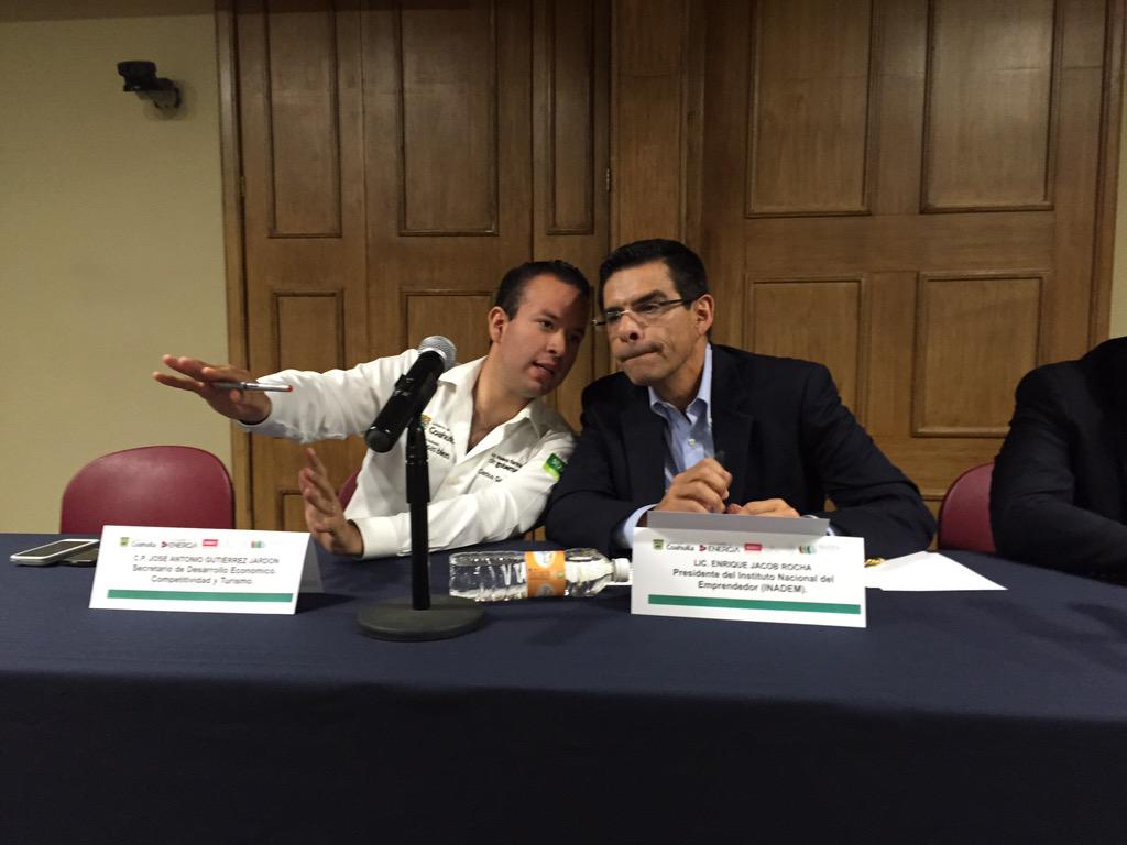 CarlosGaVe's tweet photo. Presenta @EnriqueJacobR programa "Crédito Joven" que beneficiará a millones de jóvenes mexicanos y coahuilenses http://t.co/y6TNHPbSZx