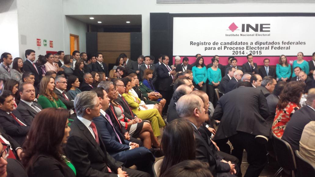 Este día me registré ante el <a href="/INEMexico/">@INEMexico</a>  como candidato a diputado federal por el distrito 19 de #Tlalnepantla.