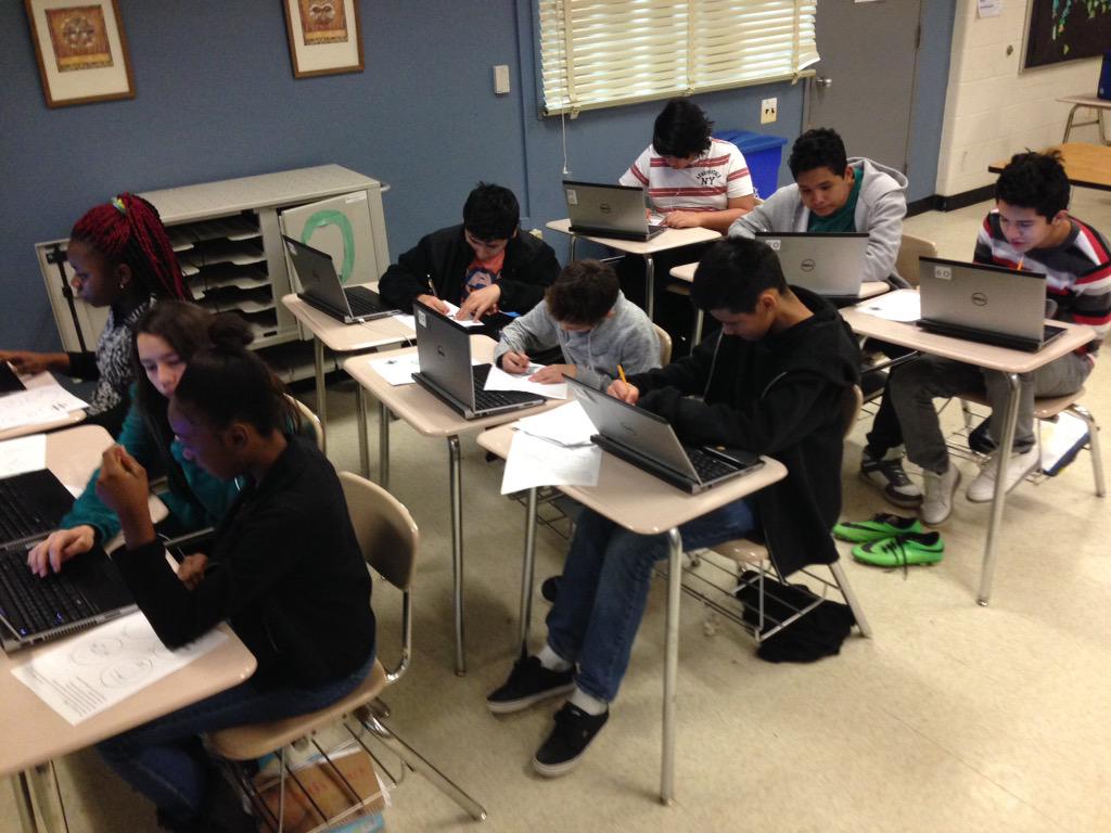 BCCtech's tweet photo. Digital Art students working on #Capstone &amp; #MileMarker! #InventingTheFuture @ArgyleMagnetMid @RWDodd http://t.co/XGpf9K4bMM