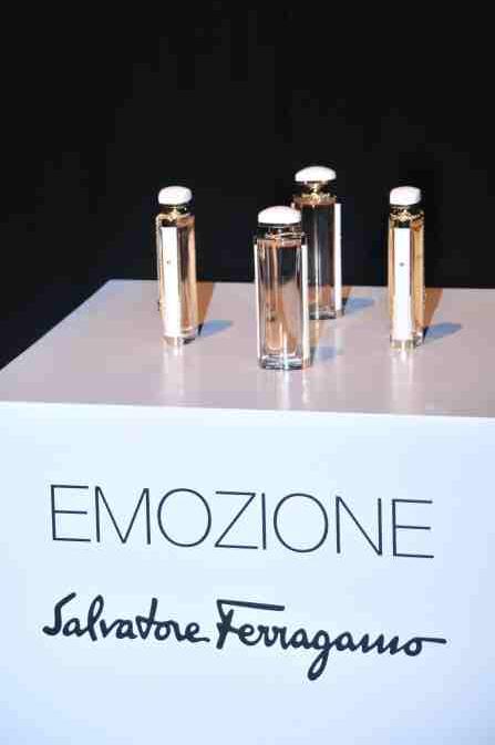 MuroReforma's tweet photo. Elegante y sensual es el nuevo perfume de @Ferragamo. #Emozione se distingue por sus notas florales y amaderadas http://t.co/vDpFMTUql7