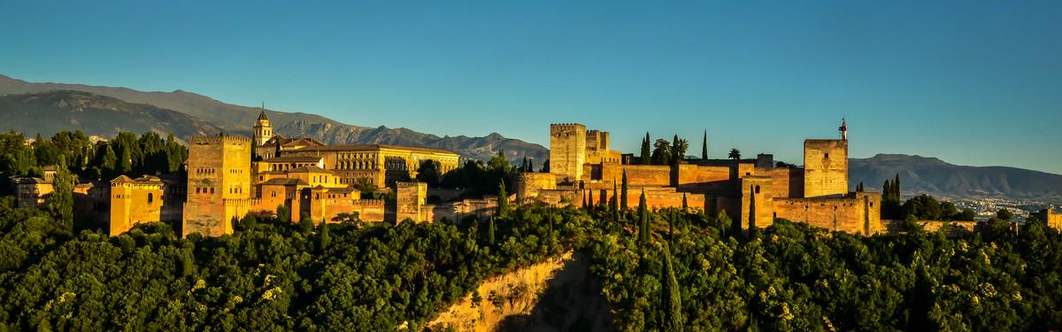 ImmHOP's tweet image. Un appartement avec vue sur l'Alhambra (Grenade), pour moins de 100 000€, cela vous plairait ? ROI intéressant!